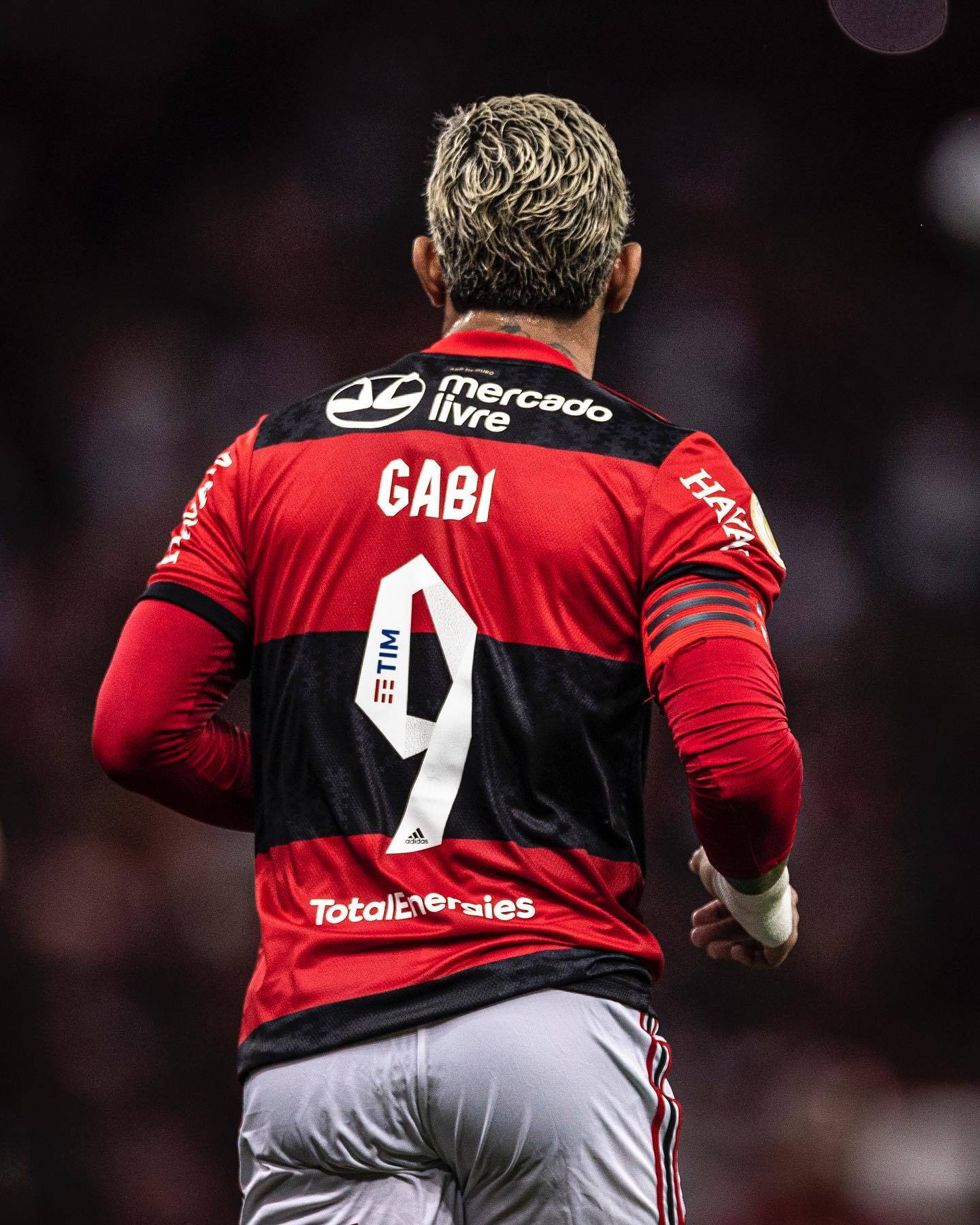 Gabigol exclui fotos com camisa do Flamengo no Instagram, Futebol