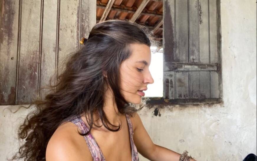 Alanis Guillen em foto tirada por Jesuíta Barbosa. Foto: Reprodução/Instagram