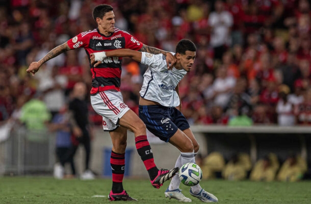 Cruzeiro e Flamengo fazem um jogo de camisas pesadas às 19h desta quinta-feira, 19 de outubro, no Mineirão, pela 27ª rodada do Campeonato Brasileiro.
