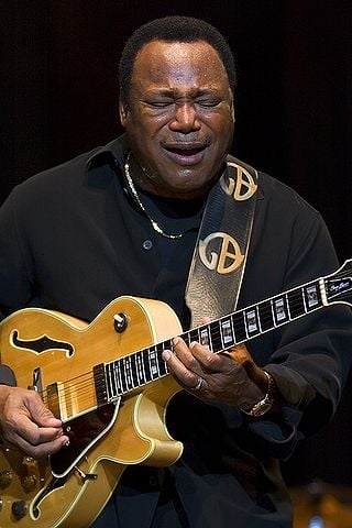 O cantor e guitarrista americano George Benson também é Testemunha de Jeová. Ele começou a carreira (que viria a ter grande sucesso) em 1964 e um ano depois casou-se com Johnnie Lee, com quem está até hoje. O casal  tem 7 filhos.   Reprodução: Flipar