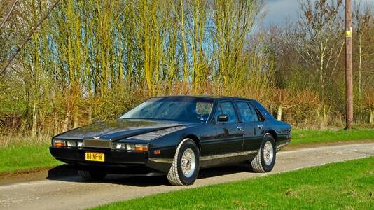 Aston Martin Lagonda 1985. Foto: Reprodução