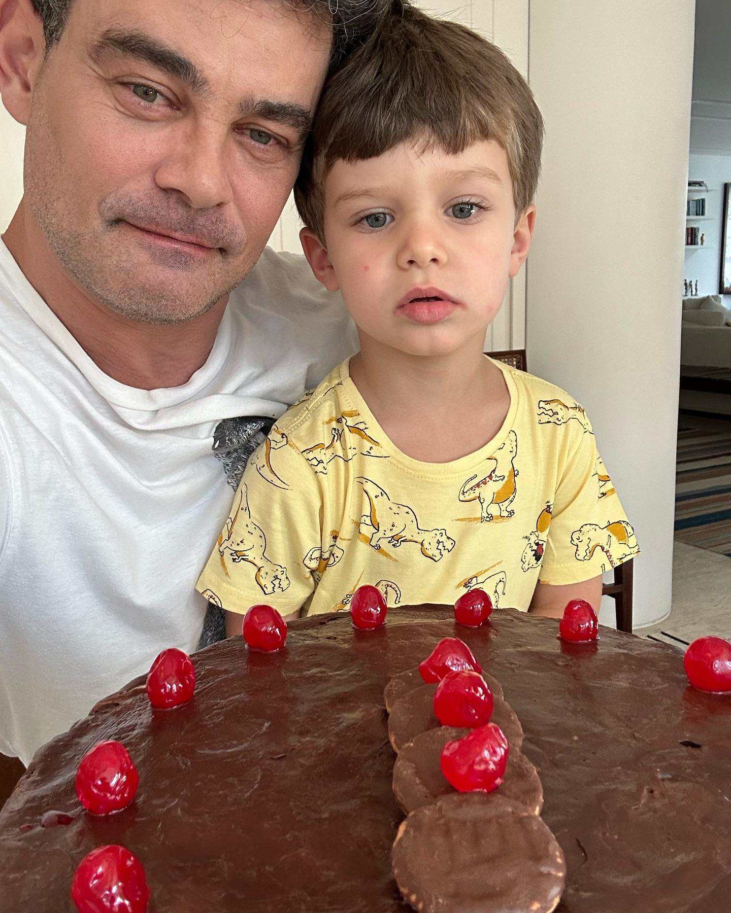 Carmo Dalla Vecchia e o filho, Pedro. Foto: Reprodução/Instagram 02.02.2023
