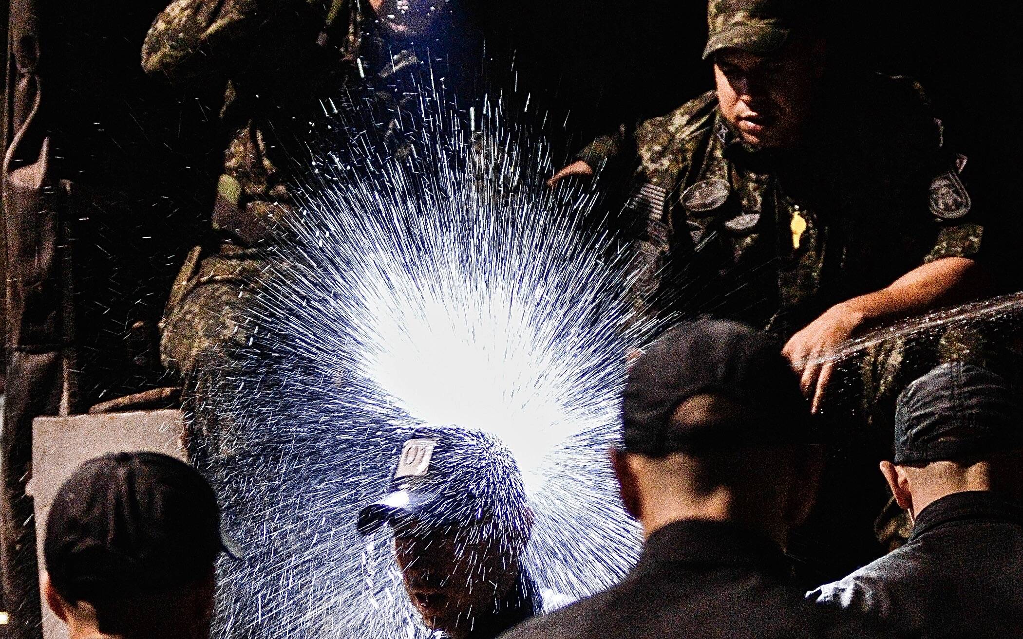 As atividades do curso de formação de Operadores do COE acontecem de dia, de noite, no frio e calor, em ambientes aquáticos e aéreos, em montanhas, selva e ambientes urbanos . Foto: Major PM Luis Augusto Pacheco Ambar