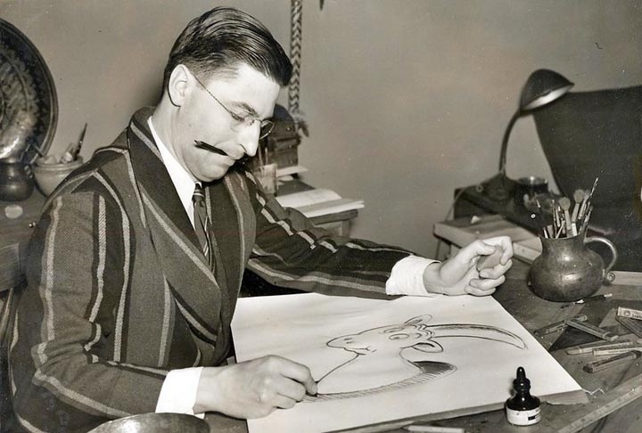 A oitava colocação é de Dr Seuss, pseudônimo de Theodor Seuss Geisel. Ele foi autor de vários livros e personagens infantis, como o Grinch. Ele morreu em 1991, aos 87 anos, vítima de câncer. Em 2022, suas obras deram US$ 32 milhões (R$ 164,8 milhões). 