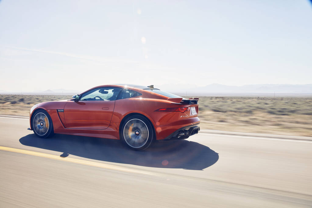 Jaguar F-Type SVR. Foto: Divulgação