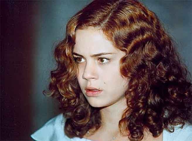 Ela iniciou seus estudos em dramaturgia com apenas sete anos. Em 1990, fez sua estreia na televisão brasileira ao participar do último capítulo da primeira versão da novela “Pantanal”, na extinta TV Manchete, no papel da filha de Juma e Jove.
 Reprodução: Flipar