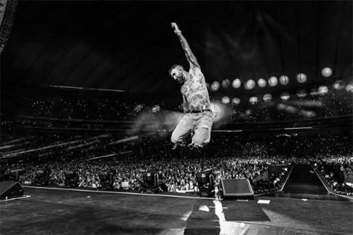 O quarteto lançou um álbum pela Reprise Records, mas o projeto não alcançou o sucesso esperado, levando o grupo a fazer uma pausa e repensar seus rumos musicais.
 Reprodução: Flipar