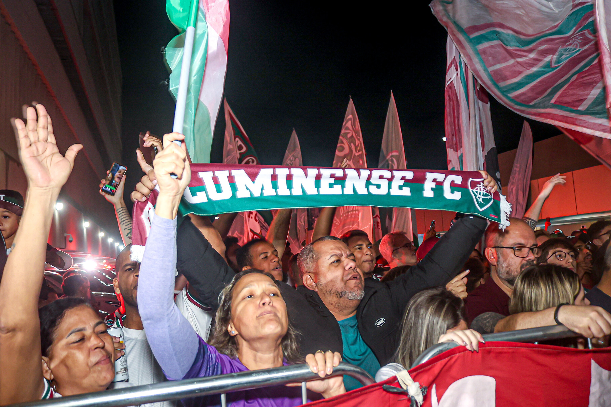Tradicional "AeroFlu" feito pela torcida do Fluminense, na recepção dos jogadores após a Copa do Mundo de Clubes. Foto: Marina Garcia/Fluminense FC
