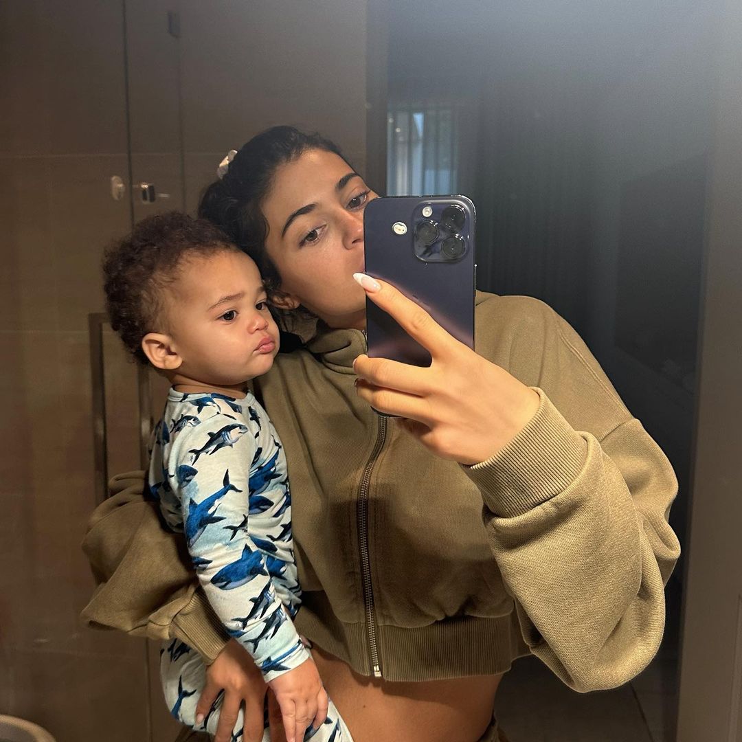 Kylie Jenner e o filho Aire. Foto: Reprodução/Instagram