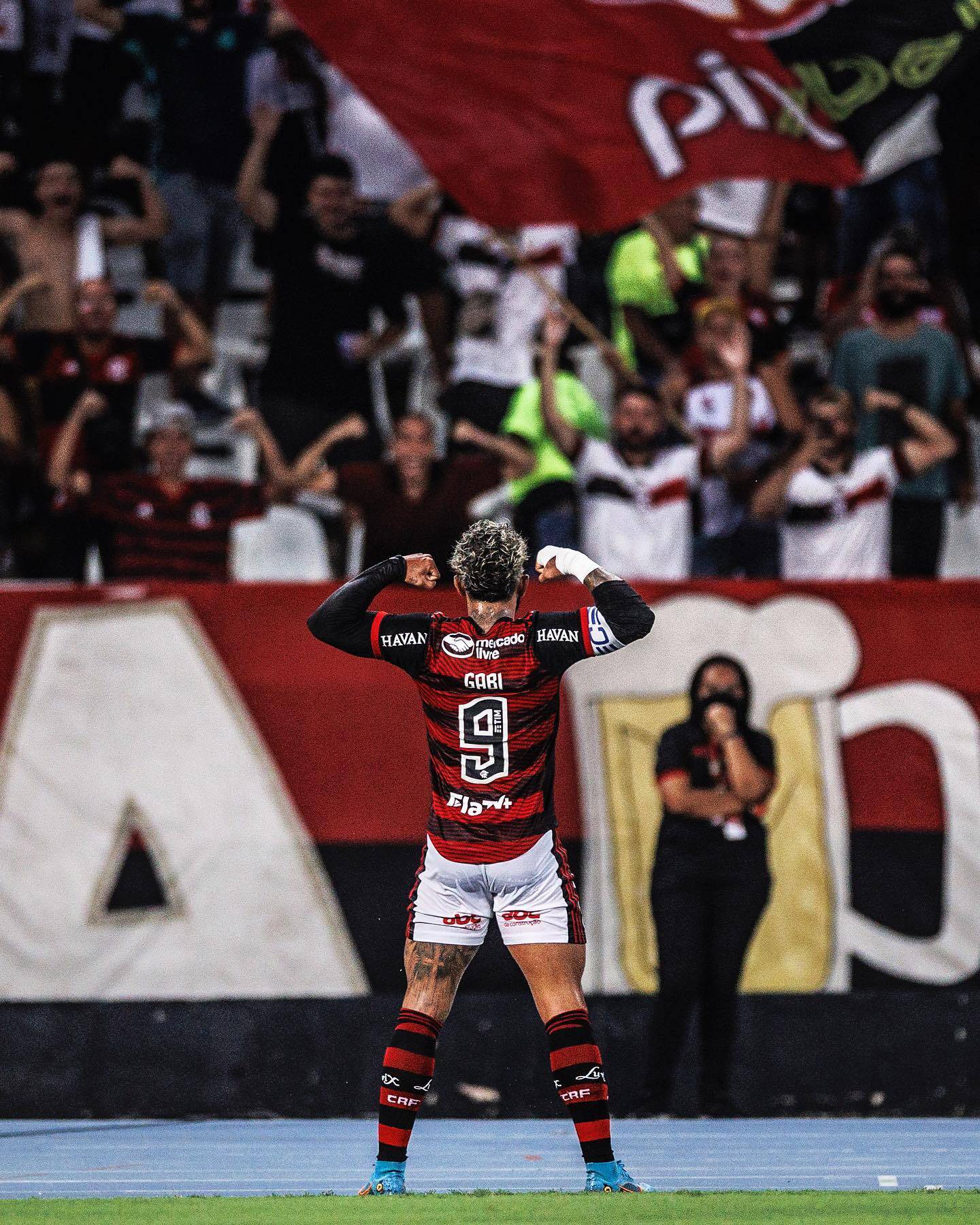 Gabigol exclui fotos com camisa do Flamengo no Instagram Futebol