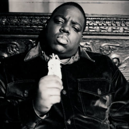Eleito Rapper do Ano pela Billboard, até hoje entra em seleções dos maiores do gênero. The  Notorious B.I.G. faz parte de uma lista de personalidades que morreram precocemente, vítimas de assassinos. Reprodução: Flipar