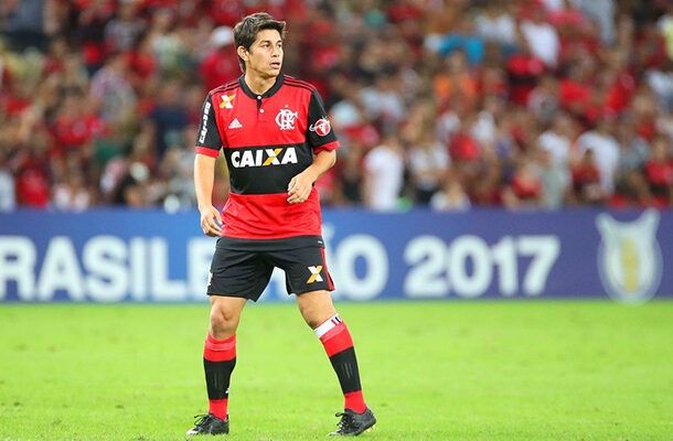 Um dos grandes ídolos da história recente do Fluminense, o argentino Conca brilhou com a camisa tricolor, mas a torcida do Flu não perdoou o meia quando ele fechou com o Flamengo após passagem pela China. Foto: Gilvan de Souza / Flamengo