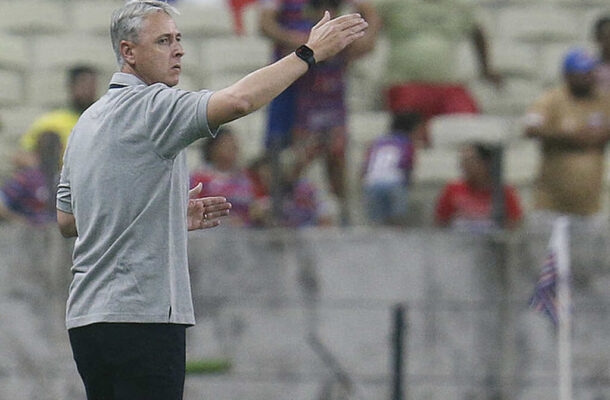 A partida será a segunda da equipe sob o comando de Tiago Nunes, o quinto treinador botafoguense na atual edição. - Foto: Vitor Silva/Botafogo
