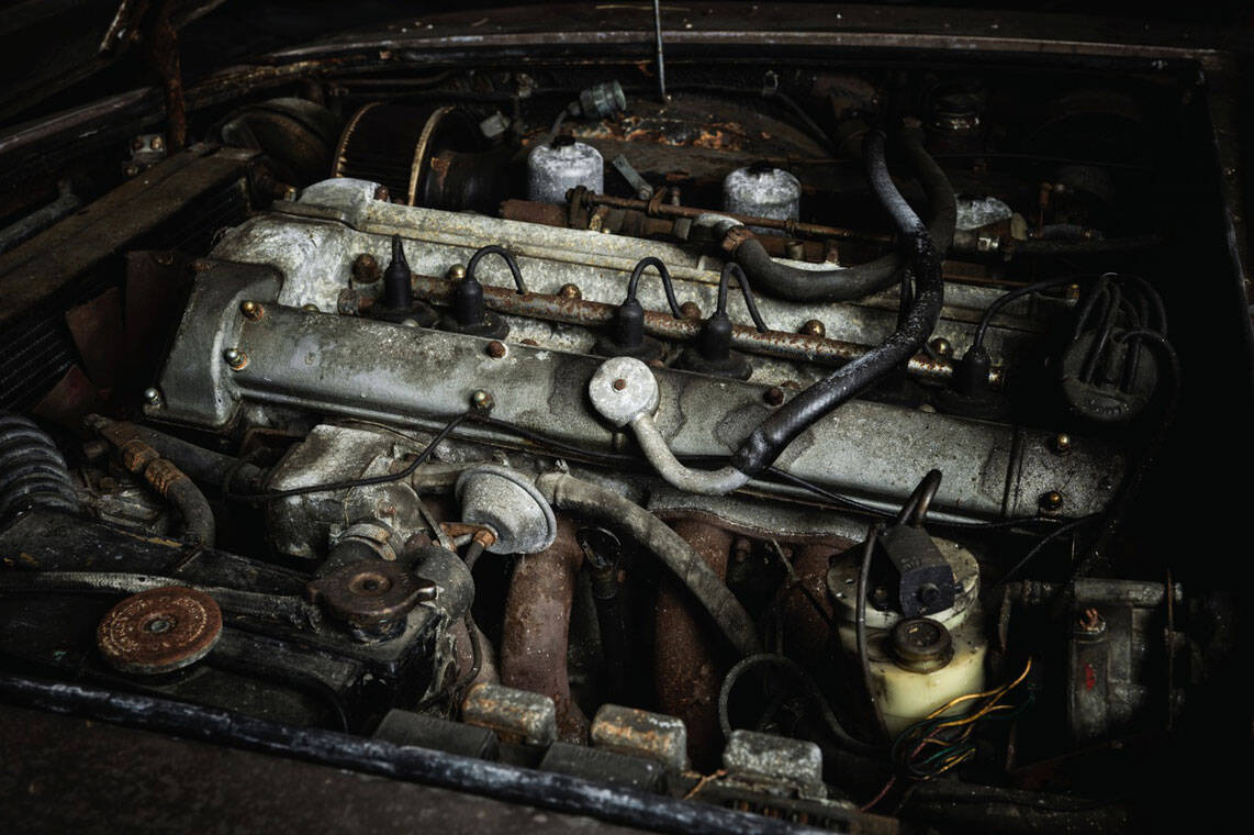 Raro Aston Martin DBS de 1968 encontrado após 30 anos em uma garagem.. Foto: Reprodução/Silverstone Auctions