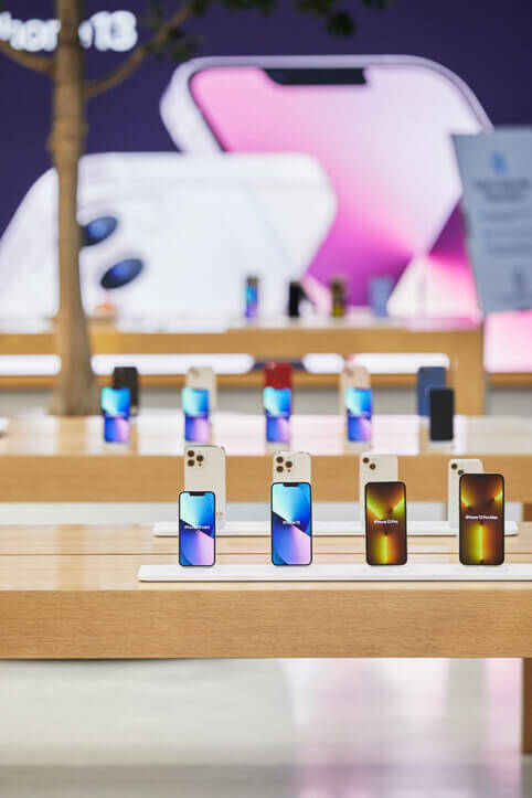 Início das vendas do iPhone 13 em Londres. Foto: Divulgação/Apple