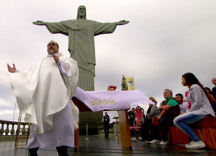 O Cristo Redentor é um lugar de peregrinação para fiéis de todo o mundo, e se tornou um símbolo da fé e da esperança. Reprodução: Flipar