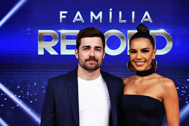 Ela também mantém uma carreira de cantora e já apresentou programas como o “Superbonita” e “Se Arrume Comigo”, ambos no GNT. 
 Reprodução: Flipar