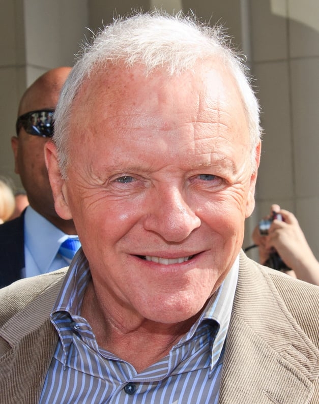 Anthony Hopkins: O ator foi nomeado cavaleiro em 1993 por sua carreira teatral e cinematográfica, destacando-se como Hannibal Lecter em Hollywood. Reprodução: Flipar