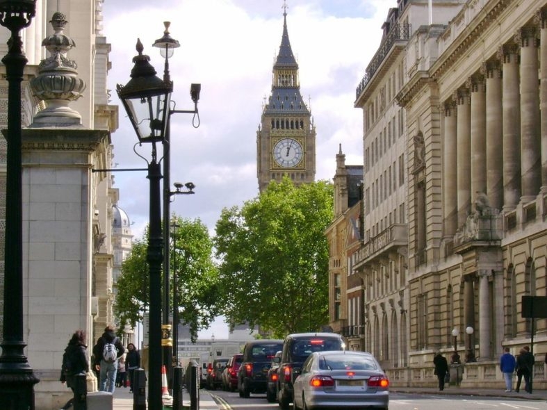 #4- O sino do Big Ben pesa impressionantes 13,5 toneladas e possui uma altura de 2,29 metros!  Reprodução: Flipar