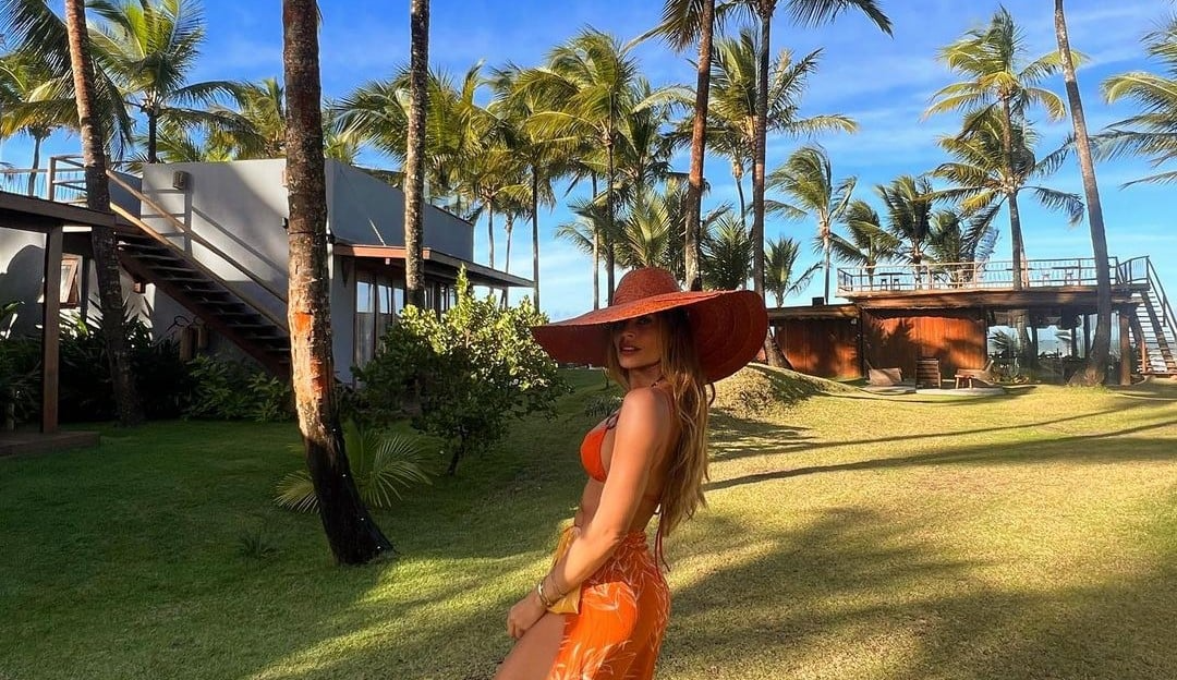 A atriz se espedou em hotel na Bahia durante suas férias  Reprodução
