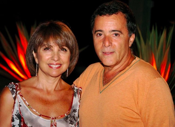 Tony Ramos é conhecido por sua discrição em relação à vida pessoal. Ele é casado com Lidiane Barbosa desde 1969, e juntos têm dois filhos, Rodrigo e Andréa.  Reprodução: Flipar