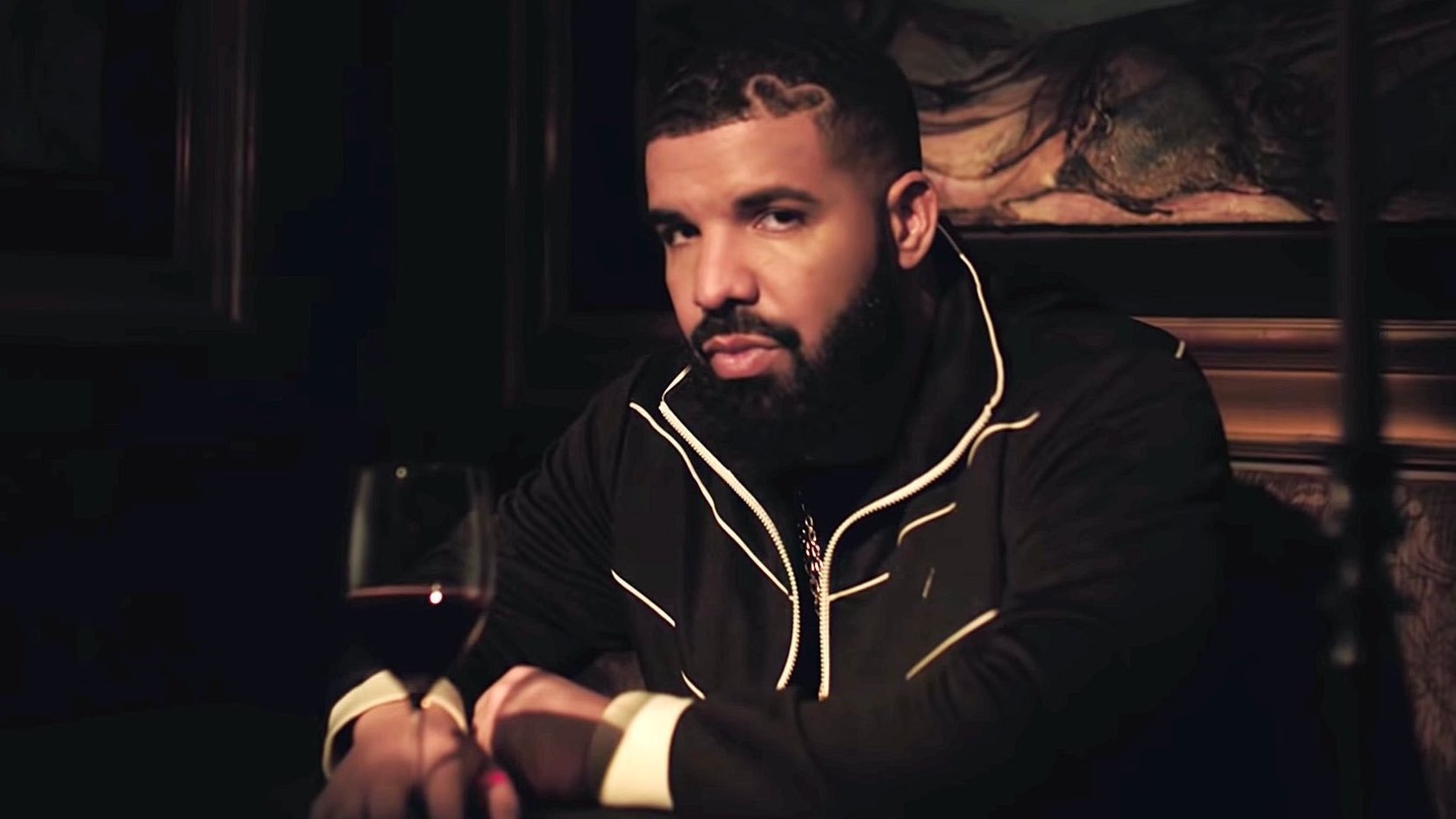 O rapper Drake entrou na onda de artistas que gravaram músicas com indiretas (ou até diretas) para alfinetar os ex-companheiros.  