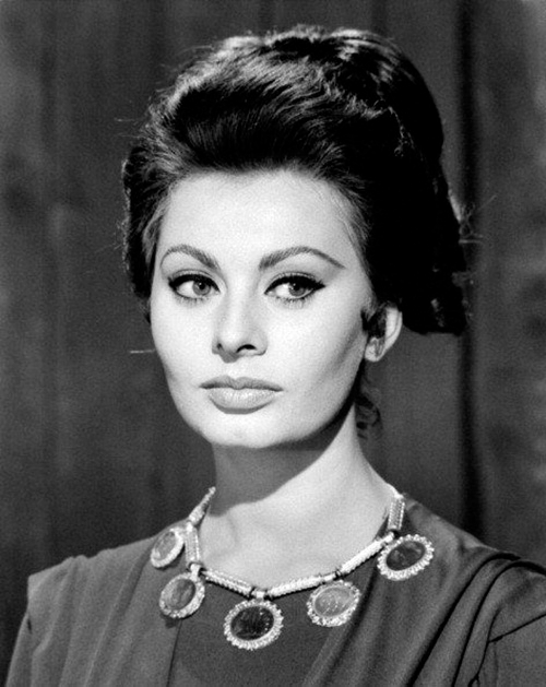 Fernanda chegou a ser comparada a Sophia Loren (foto) quando esta era jovem. Reprodução: Flipar