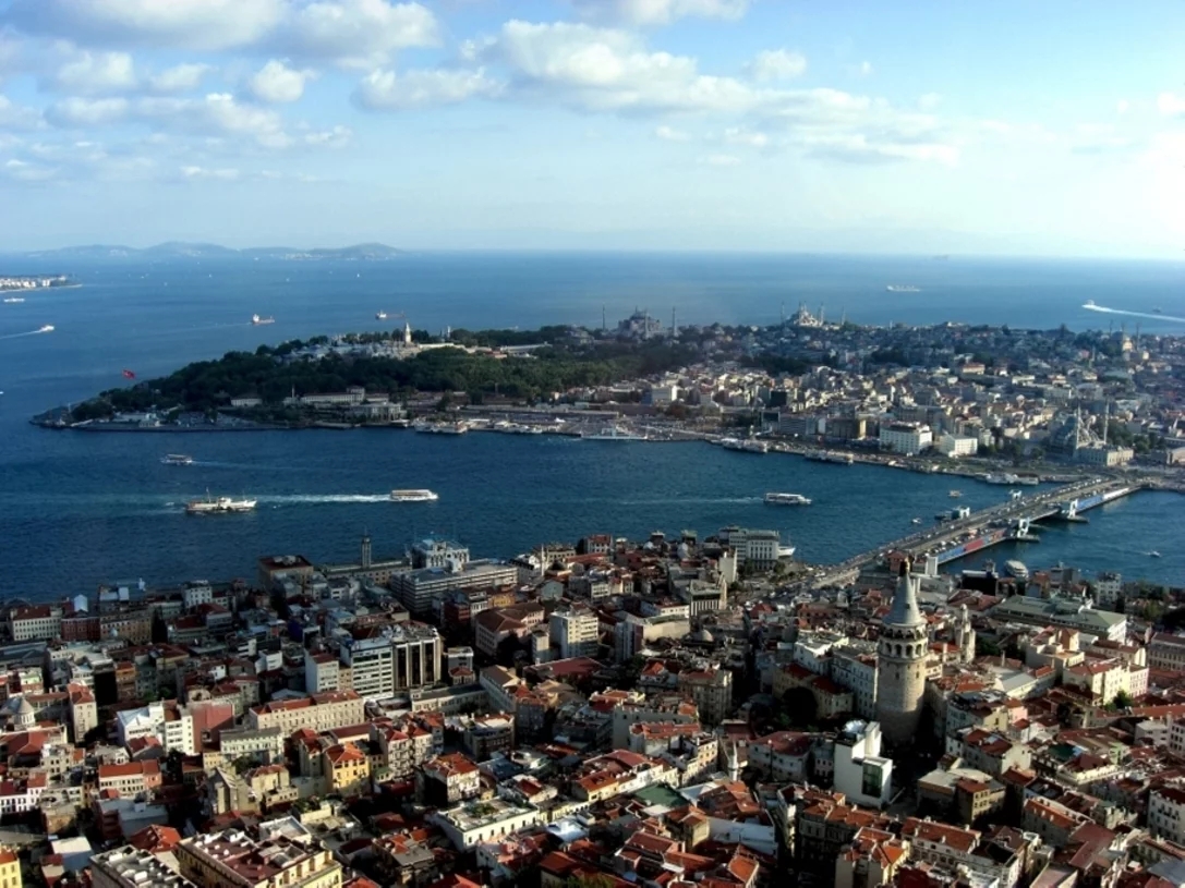 Inclusive, a localização de Istambul a tornou um importante centro comercial e cultural ao longo da história. Reprodução: Flipar