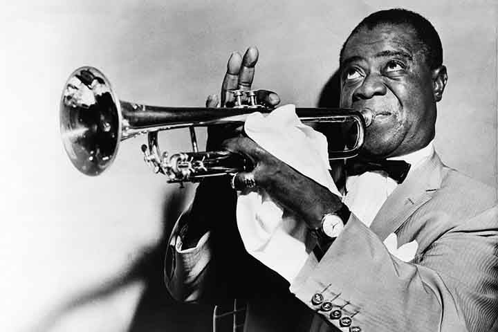 Louis Armstrong - Natural de Nova Orleans (4 de agosto de 1901), uma das personalidades mais representativas do jazz, foi um dos pioneiros do gênero e deu grande contribuição para a popularização do gênero.
 Reprodução: Flipar