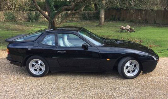 Porsche 944 Turbo 1986. Foto: Reprodução