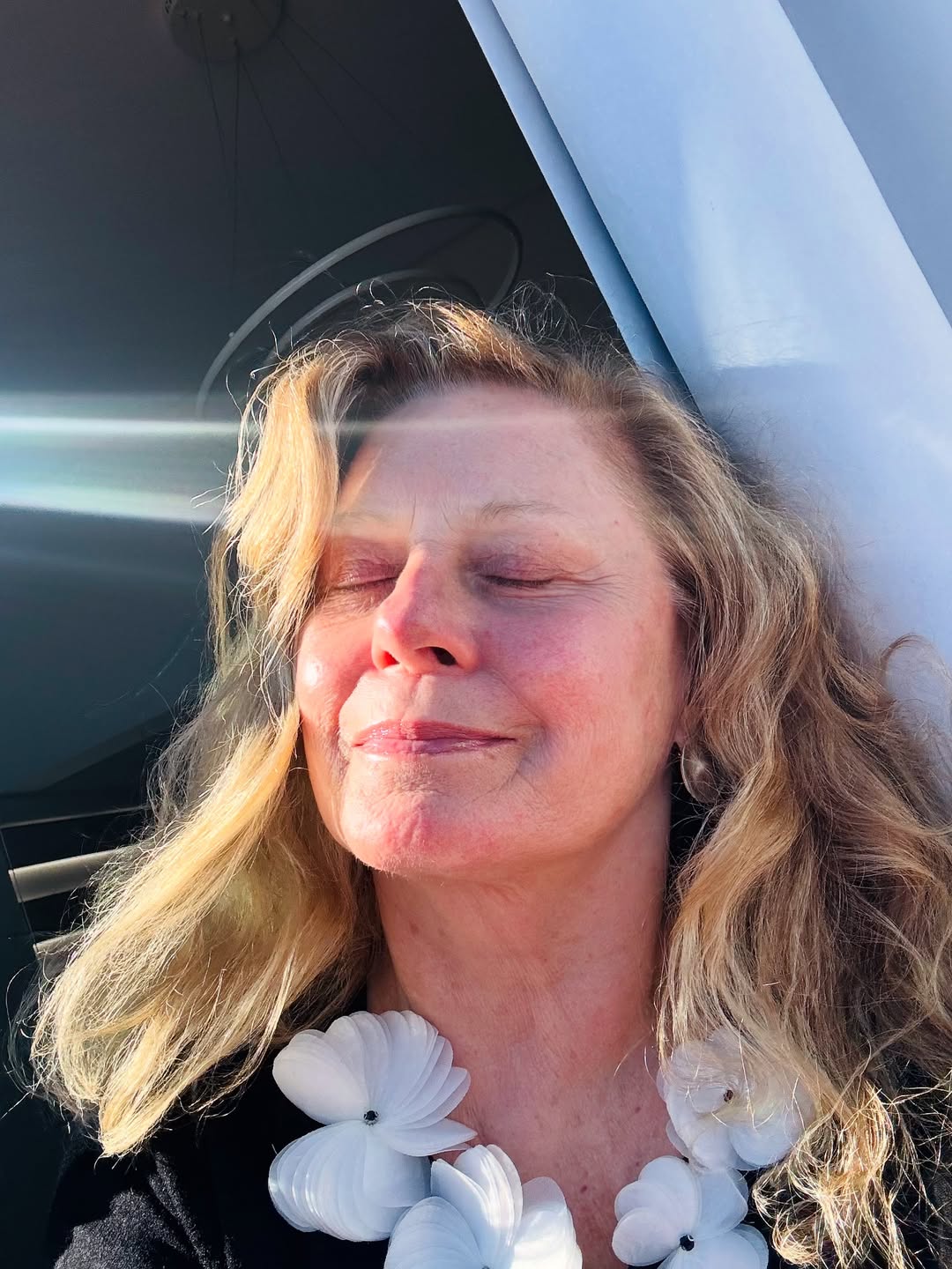 A artista ainda citou uma frase da atriz norte-americana Sharon Stone. “Li uma frase da Sharon Stone que diz: 'eu não quero ser uma beleza sem idade, quero ser o melhor que possa ser na minha idade'. Eu, com 73, quero ser o melhor que possa ser nesta idade. Viva a maturidade!”, escreveu.. Foto: Instagram