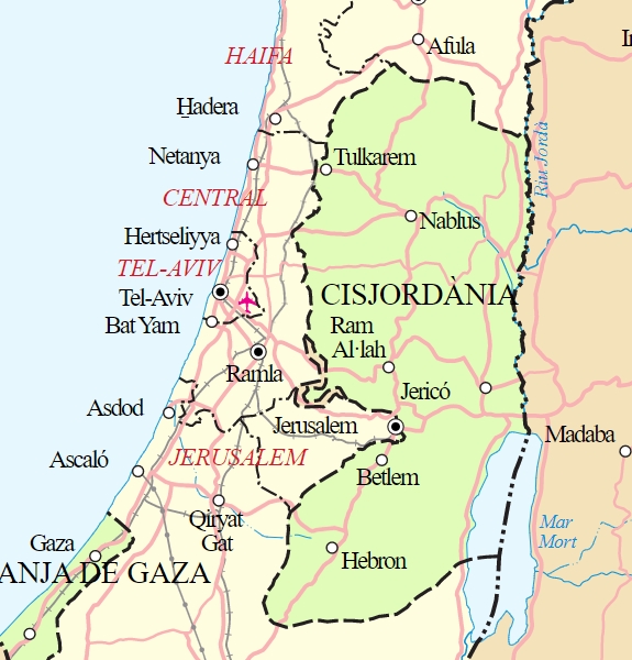 Território palestino, a Cisjordânia encontra-se na margem do conflito entre Hamas e Israel.