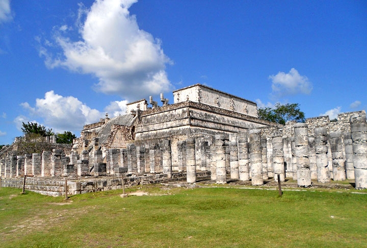 Chichén Itzá é um complexo mundialmente conhecido de ruínas maias na Península de Iucatão, no México. A enorme pirâmide com degraus é conhecida como El Castillo e domina a cidade antiga de 6,5 quilómetros quadrados, que prosperou de 600 d.C. até ao século XIII.  Reprodução: Flipar