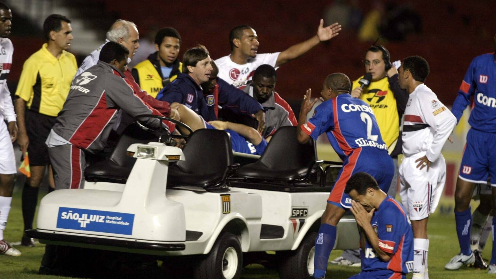 Em 2004, Serginho passou mal no jogo contra o São Paulo e morreu por conta de uma parada cardíaca. Foto: Gazeta Press