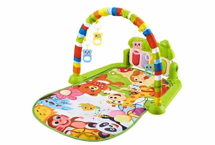 Um item para o desenvolvimento de crianças pequenas. Os Tapete de atividades estimula os bebês, que se divertem com sons específicos. Um espaço seguro e confortável para a diversão. 