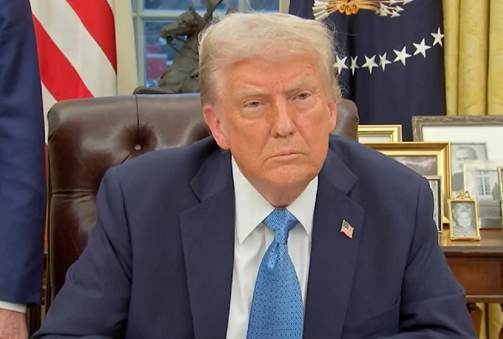 Donald Trump classificou de “ridícula” medida de Joe Biden que incentivava a adoção de canudos de papel. O presidente dos Estados Unidos anunciou que irá assinar uma ordem executiva contra a medida do antecessor. 
 Reprodução: Flipar
