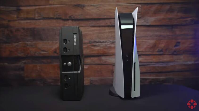 PS5 em comparação com o Xbox original. Foto: Reprodução/YouTube/IGN