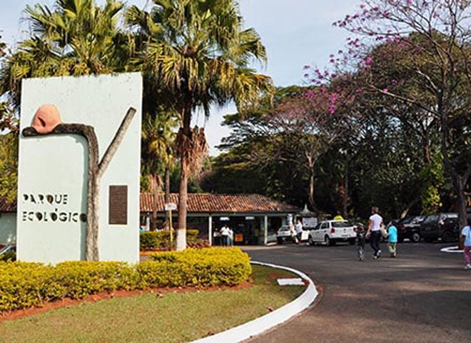 18ª – Americana (SP) - Localiza a Noroeste da capital do Estado, a cidade é impulsionada pelo setor têxtil e foi alvo de disputa de território entre Santa Bárbara D’Oeste e Campinas no início do século passado. O futuro promissor se reflete na atualidade e na qualidade de vida. Reprodução: Flipar