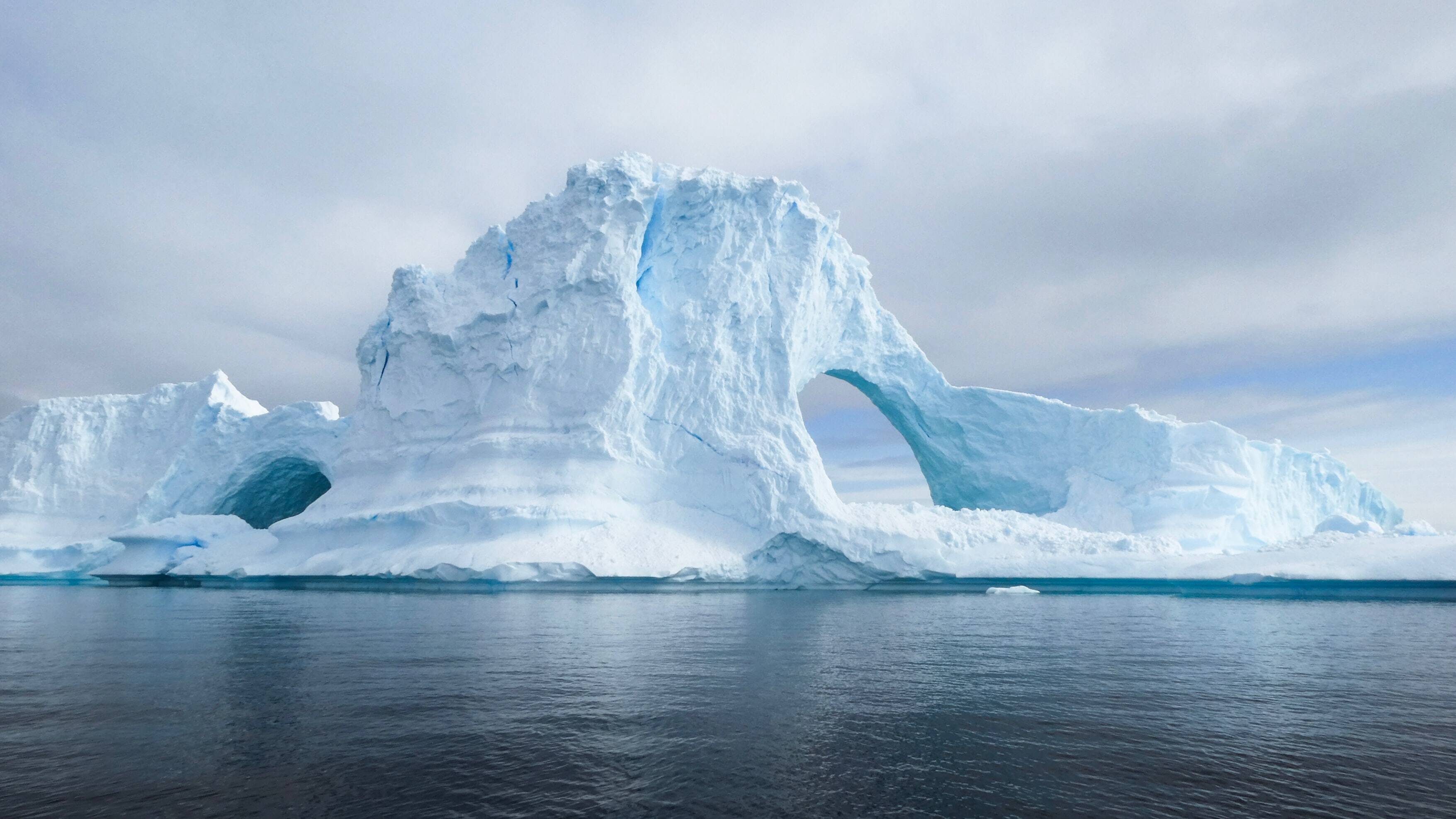 Antartida. Foto: derek oyen / unsplash