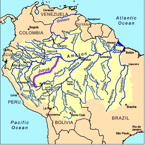 No idioma tupi, Juruá significa ‘boca alta, aberta’. O rio abastece municípios importantes como Cruzeiro do Sul, principal polo turístico e econômico do interior do Acre, além de Eirunupé, no Amazonas, relevante culturalmente pelo turismo e cerimônias como ‘A Festa do Açaí’.  Reprodução: Flipar