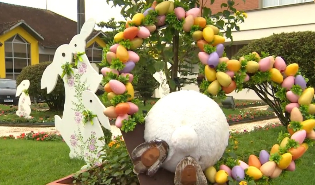 A Páscoa está chegando e uma das referências de bela decoração temática desta época no Brasil é a cidade de Pomerode, em Santa Catarina.  Reprodução: Flipar