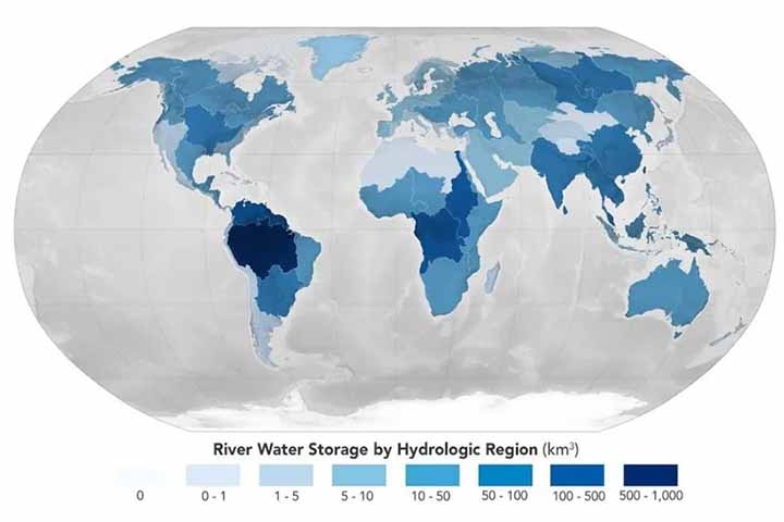 No primeiro, é mostrado a quantidade de armazenamento por regiões hidrológicas que contêm uma ou mais bacias hidrográficas. Os tons de azul mais escuros representam os maiores armazenamentos. Reprodução: Flipar