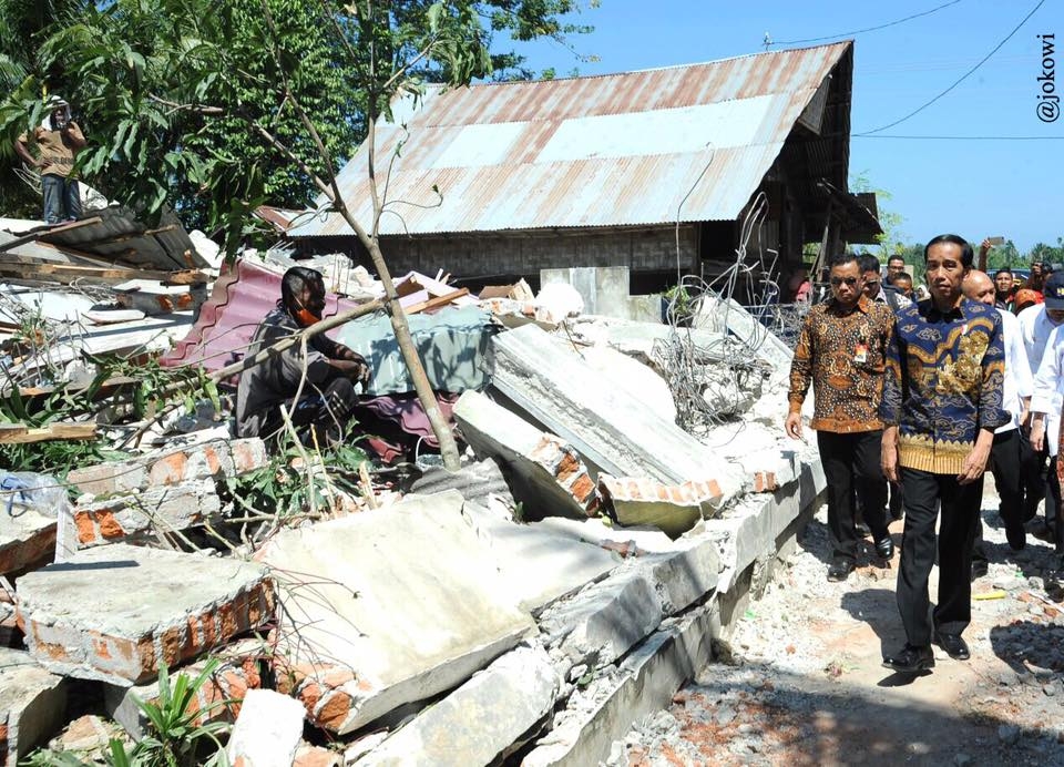 Mas, quando ocorrem terremotos mais impactantes, a tragédia é certa, com desmoronamentos que destroem tudo e , além de prejuízos materiais, causam perdas humanas.  Reprodução: Flipar