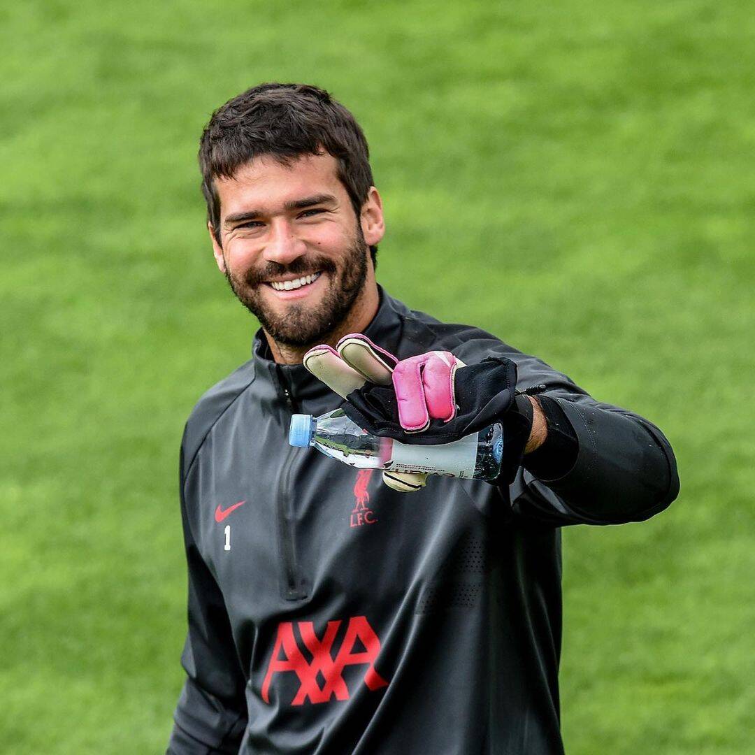 Alisson é indicado ao prêmio de melhor goleiro do mundo - Esportes - Jornal  NH