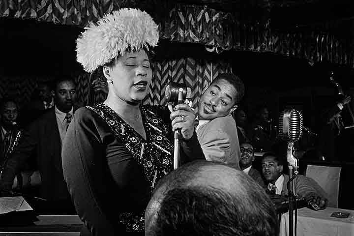 No dia 15 de junho de 1996, o mundo despediu-se da “primeira-dama da canção” Ella Fitzgerald. A lenda do jazz morreu aos 78 anos na sua casa, em Beverly Hills, Califórnia, de complicações da diabetes.
 Reprodução: Flipar