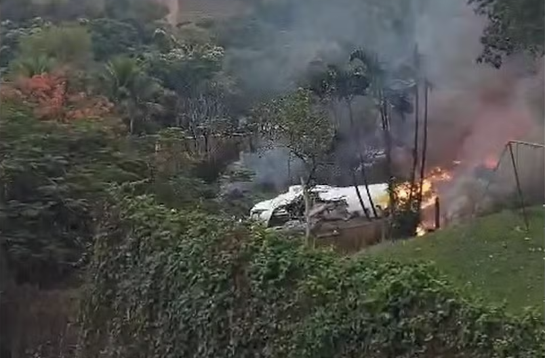 Avião caiu no condomínio residencial Recanto Florido, segundo a Prefeitura de Vinhedo Reprodução/redes sociais