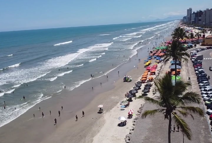 2º) Praia do Centro (Mongaguá, SP | 83 microplásticos/m²) - Essa praia é uma das mais movimentadas e urbanizadas da cidade de Mongaguá. Segundo o ranking da Sea Shepherd Brasil, é a segunda praia mais poluída do Brasil.

 Reprodução: Flipar