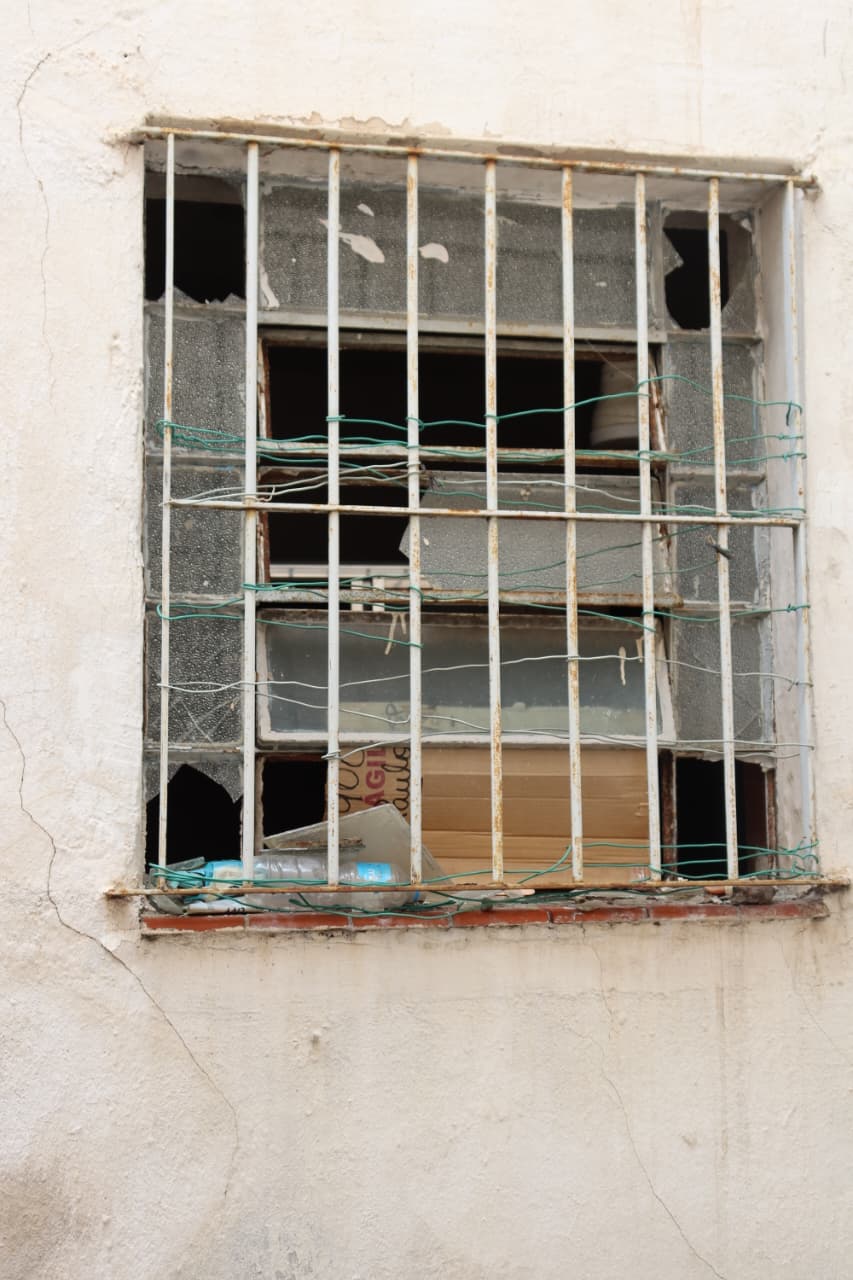 Vidros quebrados pela explosão. Foto: Foto: Gabriel Barros