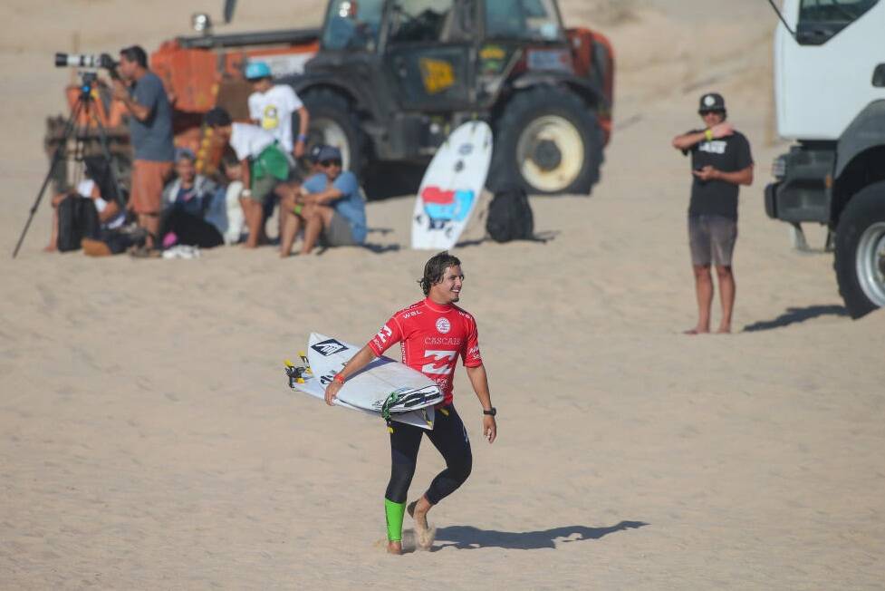 O surfista Ian Gouveia teve um ótimo desempenho na "perna europeia", que o garantiu o quinto lugar no ranking geral da WQS. Foto: WSL/ Laurent Masurel