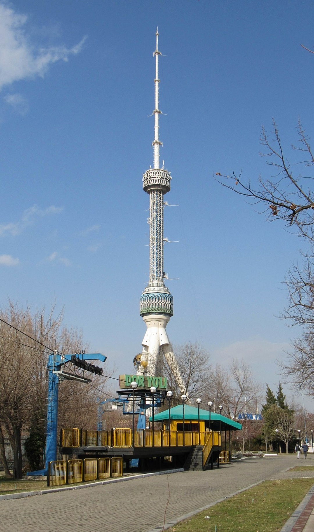 Tashkent Tower - 375 metros - Uzbequistão - Inaugurada em 1985, fica na cidade de Tashkent e é um dos pontos turísticos mais visitados da cidade. Reprodução: Flipar
